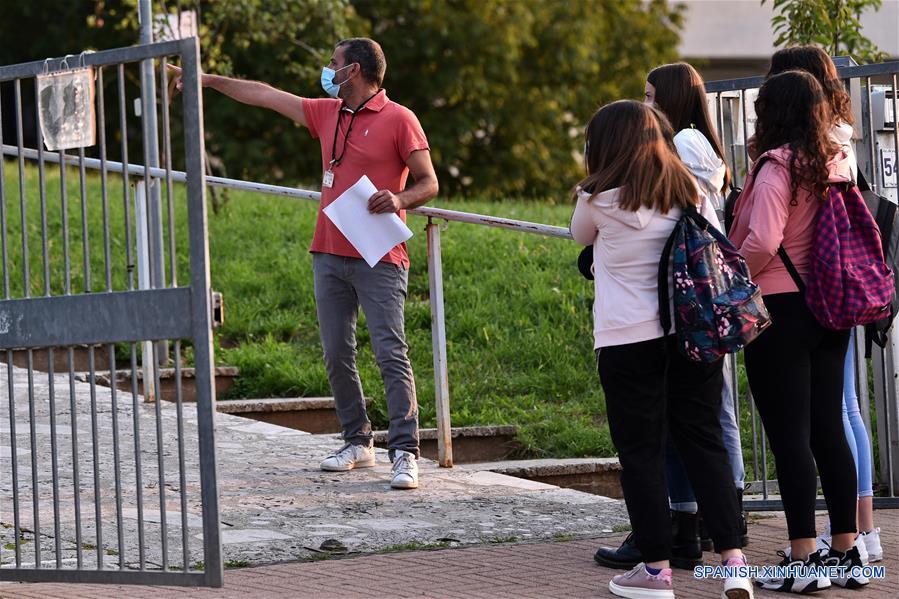 偷窥者 视频主图