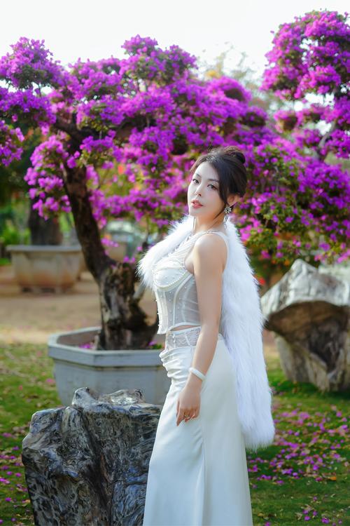 冰下的鱼 视频缩略图