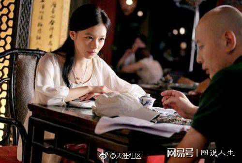 偷穿高跟鞋 视频缩略图