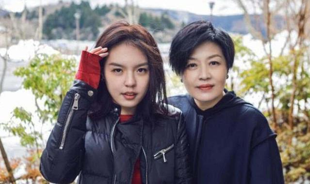 住货车的女士 视频缩略图