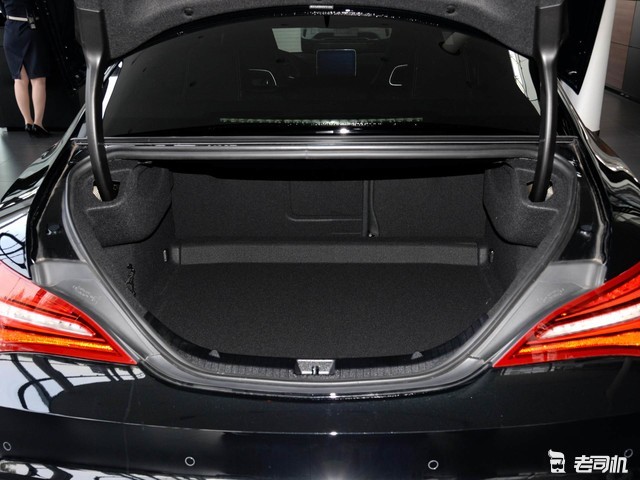 依兰爱情故事 视频缩略图