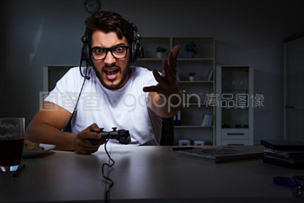 休比的万圣节 视频缩略图