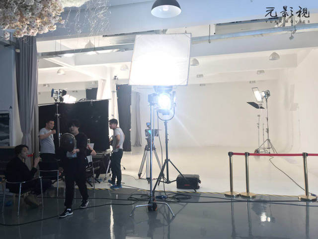 决战发财日 视频缩略图