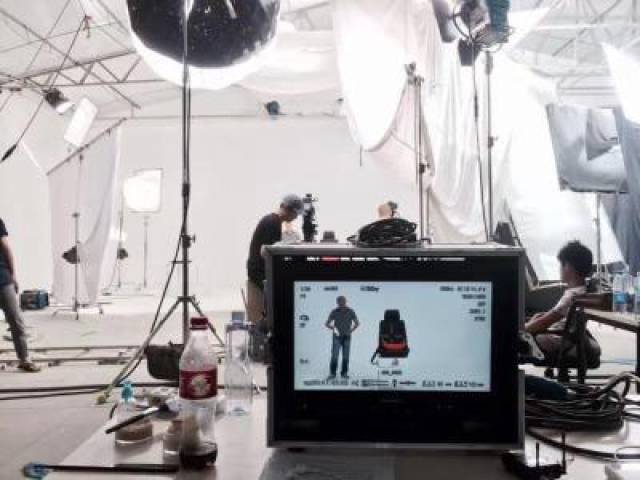 僵尸少爷 视频缩略图