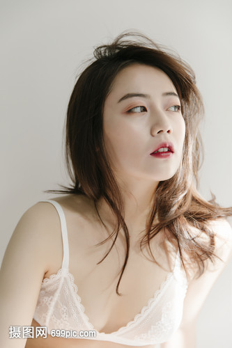 亲爱伴侣 视频主图