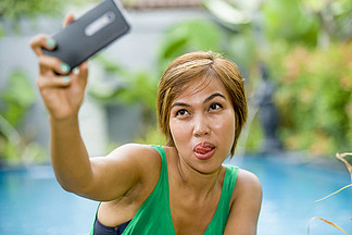 冰下的鱼 视频海报