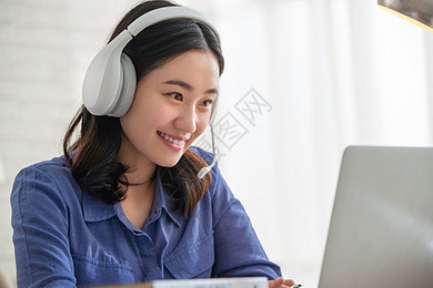 冒险男孩 视频缩略图