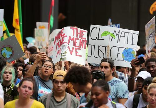 余命10年 视频缩略图